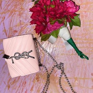 Girls pink purse